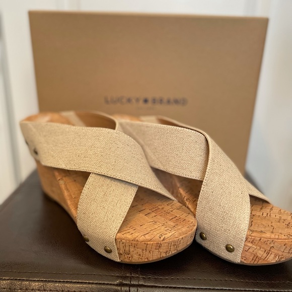 Lucky Brand Women’s Natural Linen Elastic Cork shoes - Picture 2 of 5